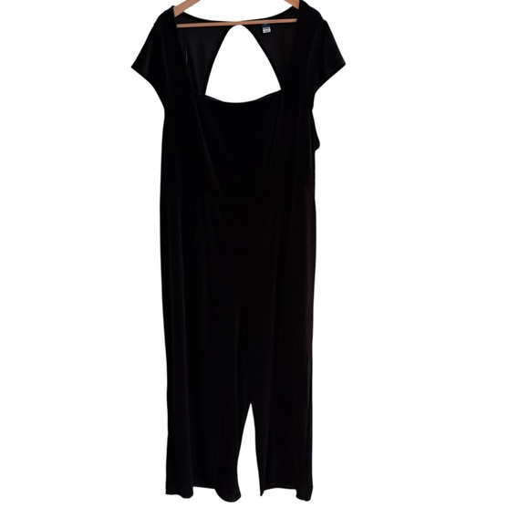 NWT Old Navy Fit & Flare Velvet
Jumpsuit Size 3X Rave Witchy Whimsigoth Whimsy - Picture 9 of 13